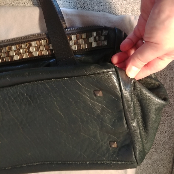 Leather shoulder bag - Picture 4 of 16